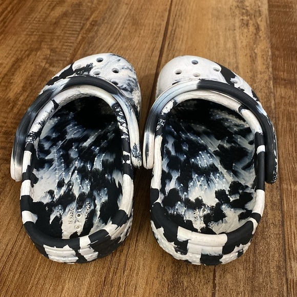 Crocs black & white marble Clogs sandals size C5 - Picture 7 of 9